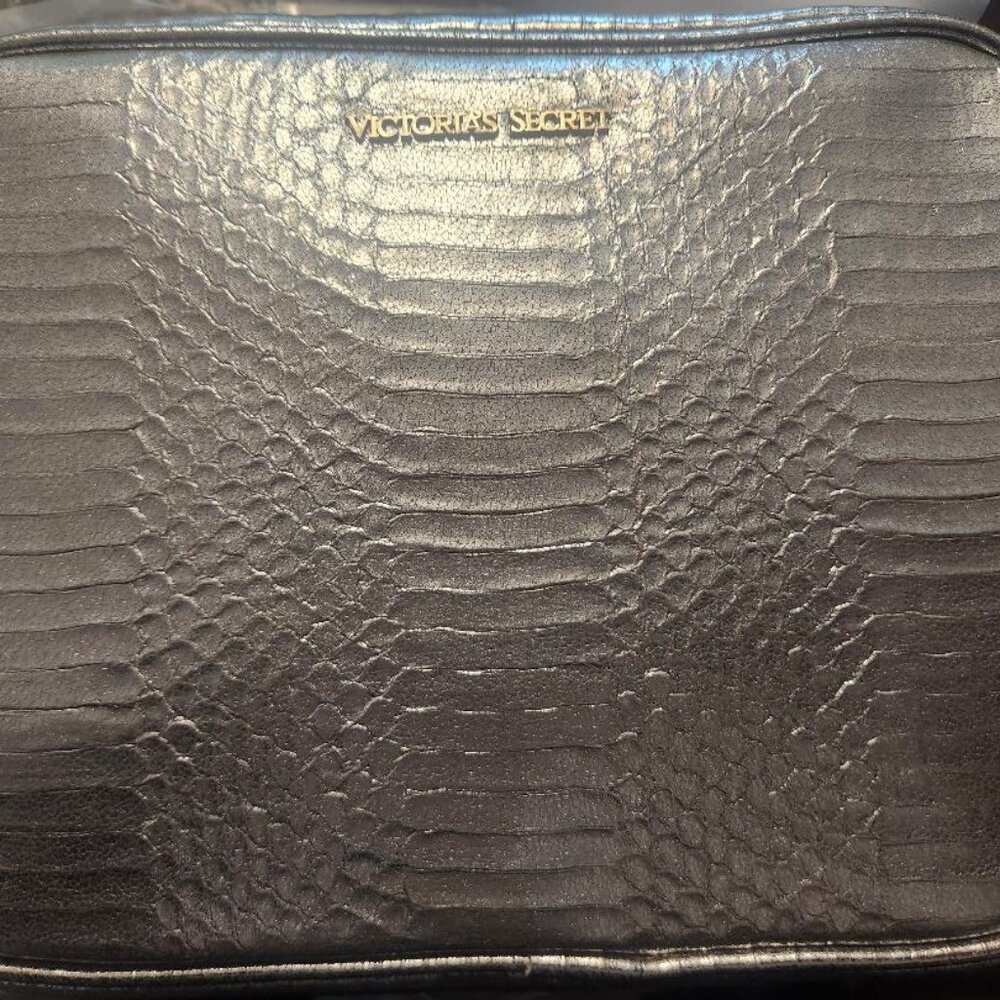 VICTORIA'S SECRET silver(metallic-like) handbag with long gold chain strap